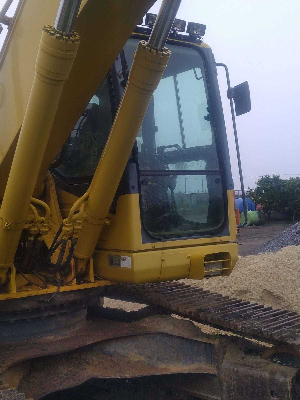 Vende-se giratória Komatsu PC290