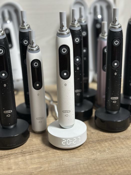 Електрична зубна щітка Oral-B 9/10 iO