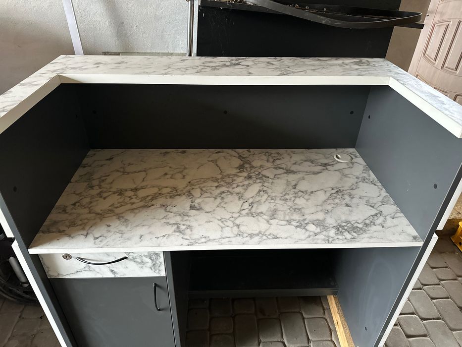 Стіл адміністратора б/у (самовивіз)