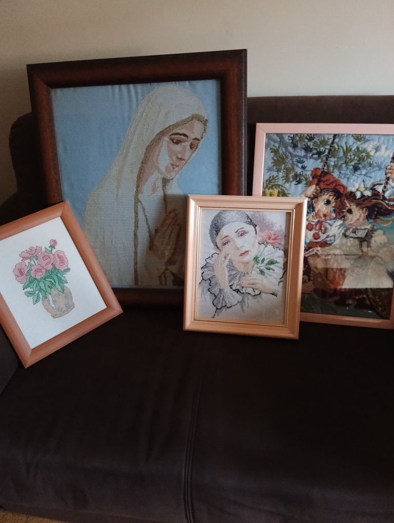 Vendo quadros em ponto de cruz e meio ponto