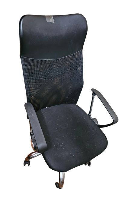 Офісні крісла (під відновлення)