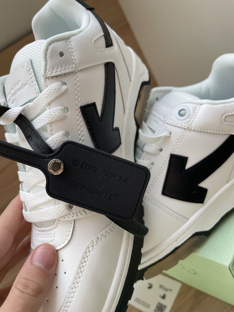 Кросівки Off-White / Out Of Office / оф вайт white/black