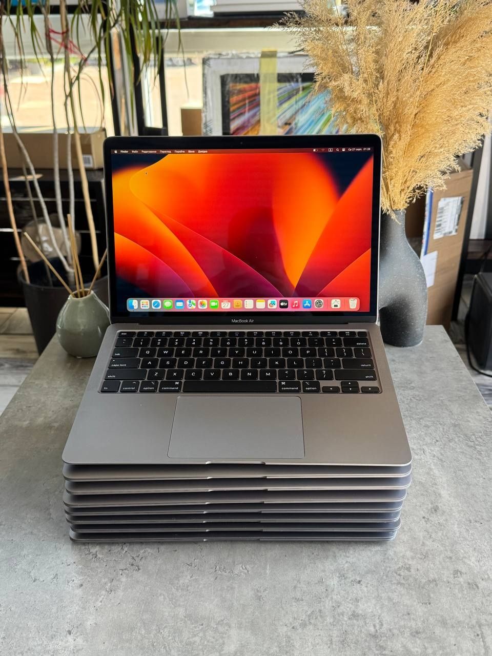 MACBOOK Air 13 2020 8/128 100% i3 A2179

Колір - Graphite 
Дисплей - 1