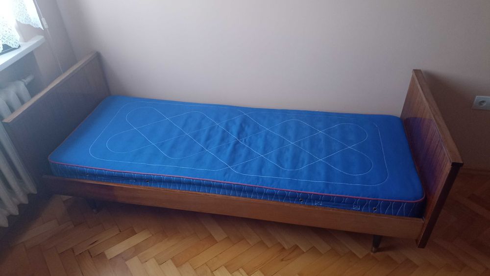 sprzedam łóżko PRL lata 70-te