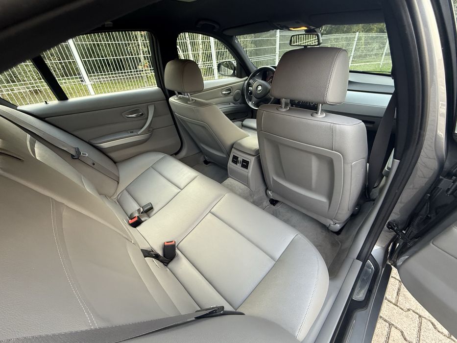 BMW E90 320d 184KM 2011r | M-Pakiet | BiXenon | Navi CIC |