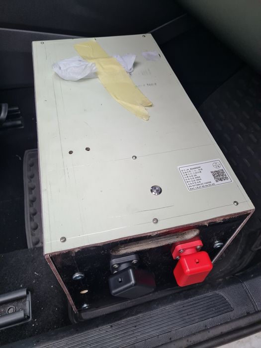 Інвертор гібридний 1800 wt синус 12 вольт  плюс акум 300 ампер н