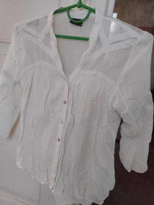 Біла блузка 100% віскоза з перламутровими гудзиками, розмір xs