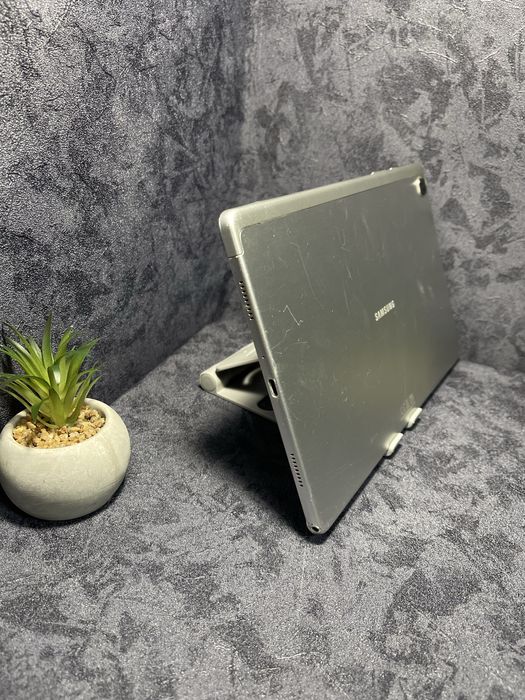 Планшет Samsung Galaxy Tab A7 32 GB у хорошому технічному стані!