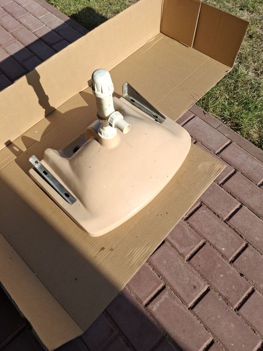 umywalka beżowa retro PRL