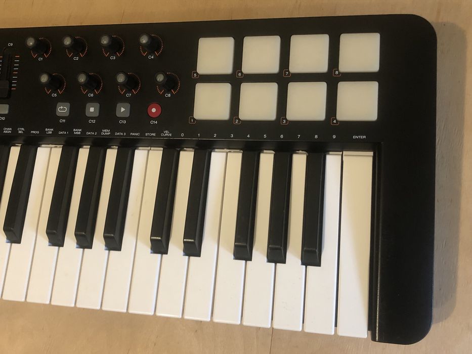 Продам midi-клавиатуру, контроллер M-Audio Oxygen 25 mk lV.