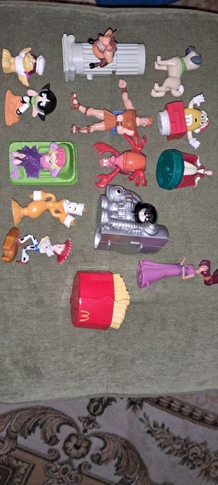 Іграшки Happy meal з  McDonald's  1990- х