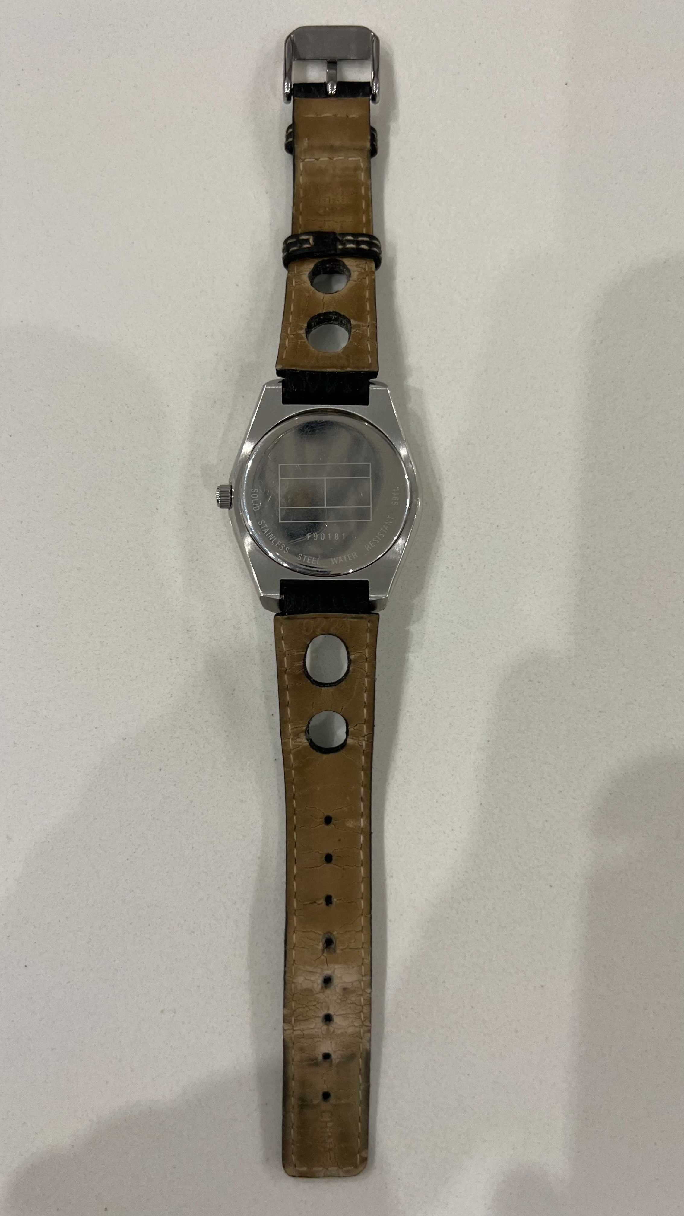 relógio Tommy Hilfiger com bracelete de couro