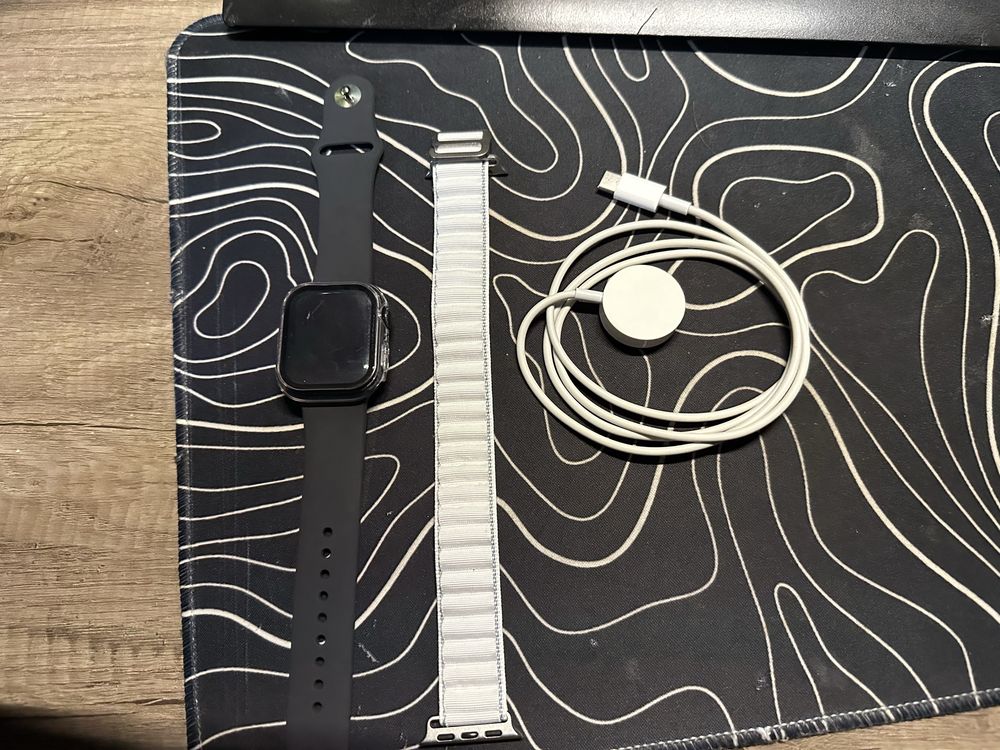 Apple Watch series 8 41mm Midnight + gratis etui i paski super stan 90