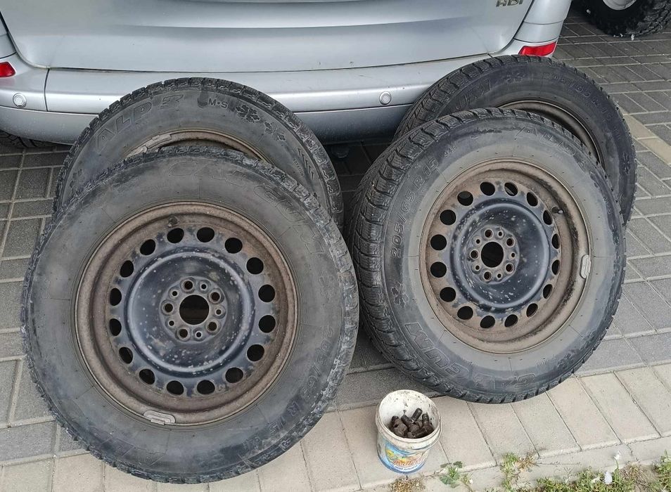 Koła/opony zimowe Citroen C8, Peugeot 807   205/65/R15