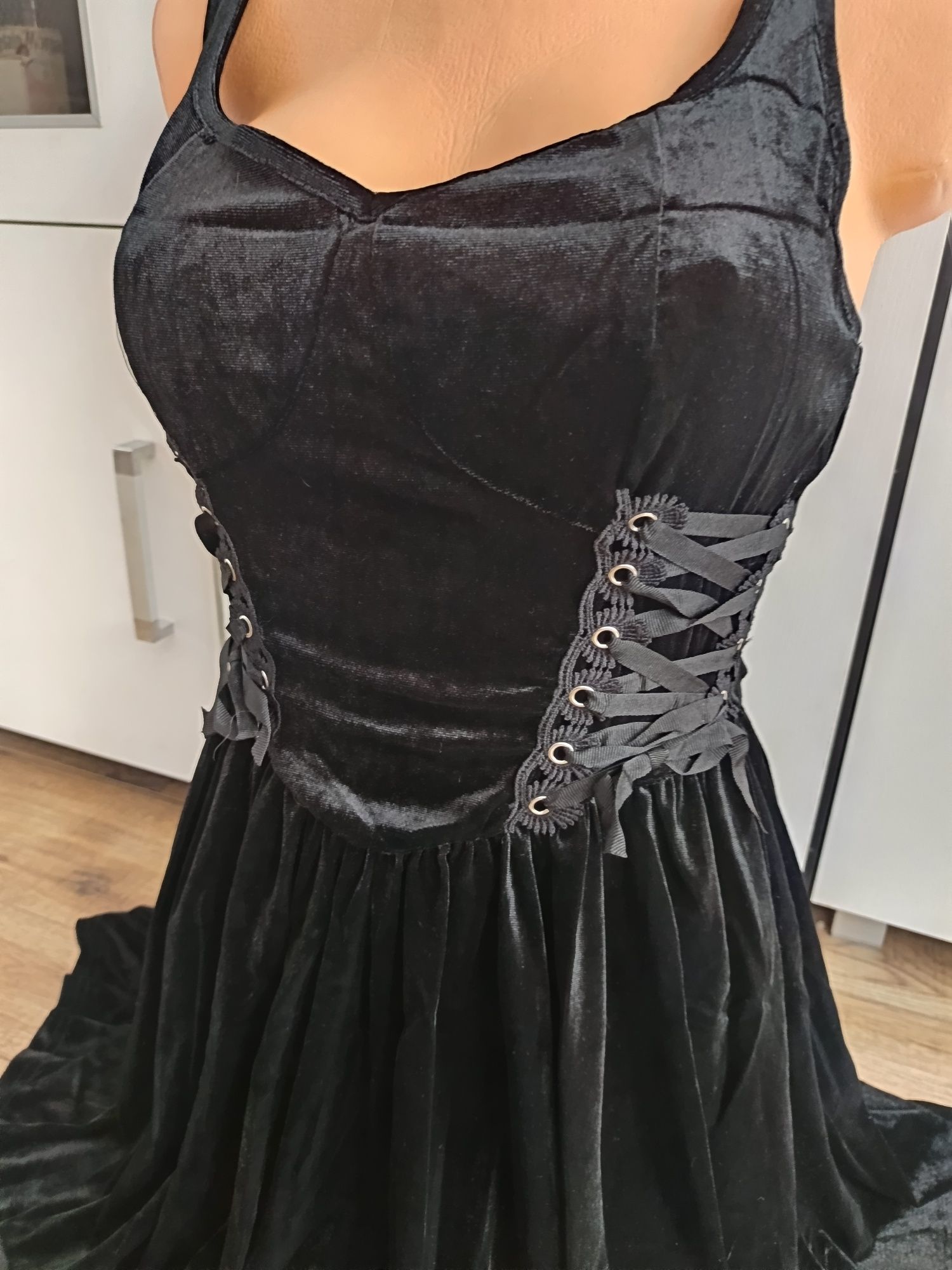 Sukienka w stylu gotyckim punk alternativ