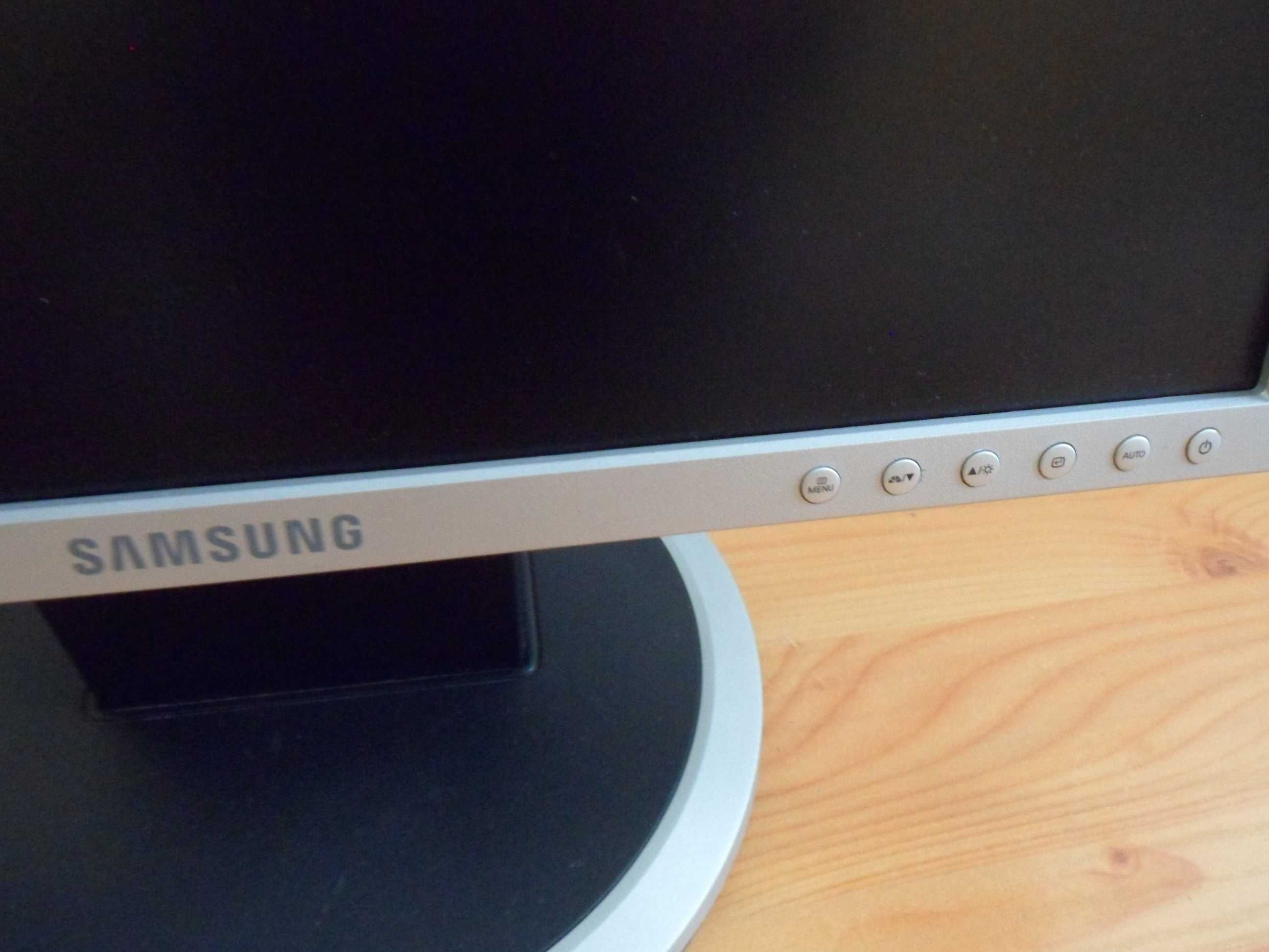 Monitor Samsung 19 cali.