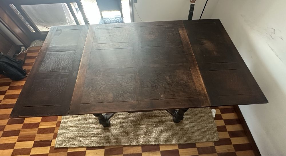 Mesa extensivel e 6 cadeiras estilo holandês