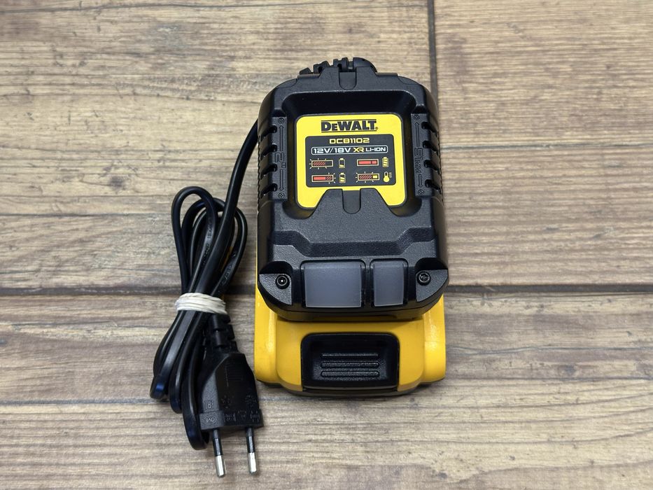 Zestaw | bateria 18V 2AH - 2022r. | ładowarka DCB1102 DeWalt