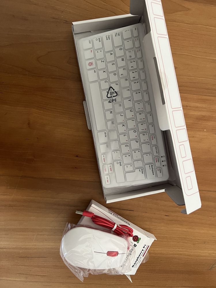 Raspberry Pi Keyboard & Mouse