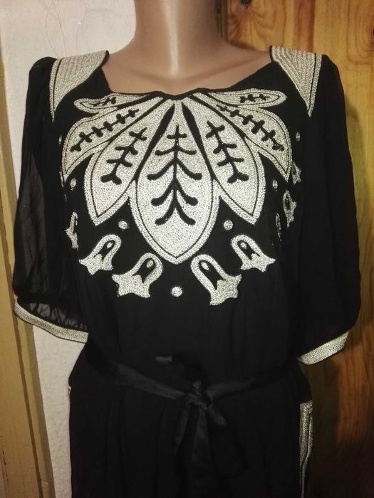 Нарядное шелковое  платье размера