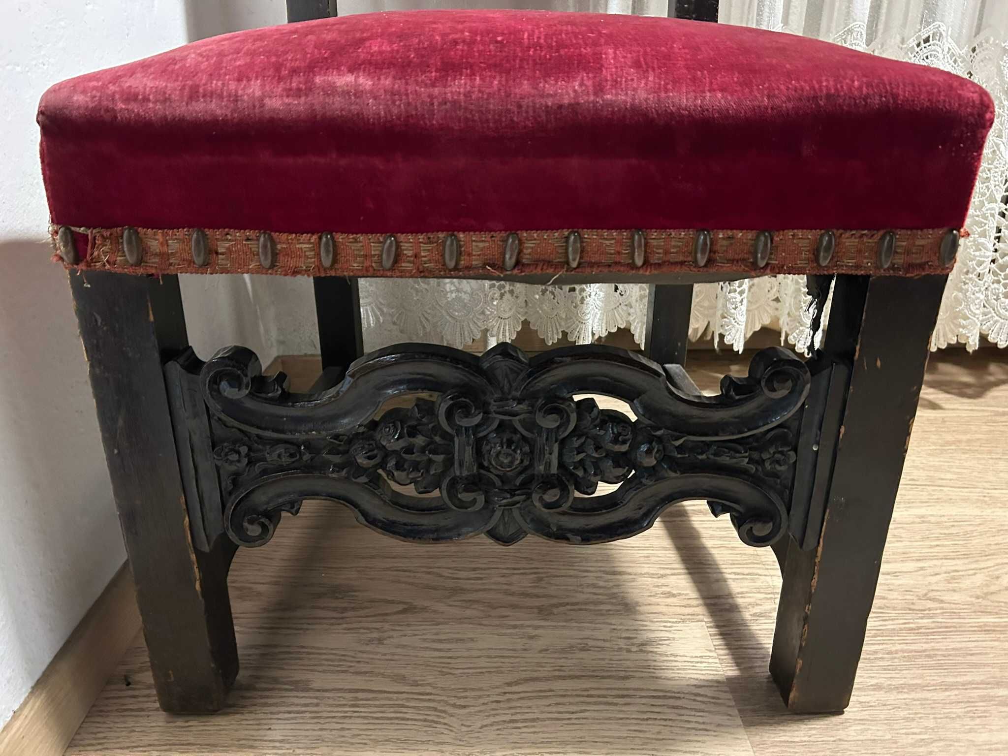 Stylowe krzesło w stylu barokowym – unikalny design!