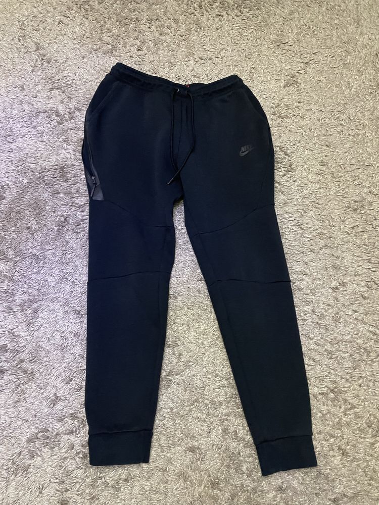 Штаны Nike Tech Fleece