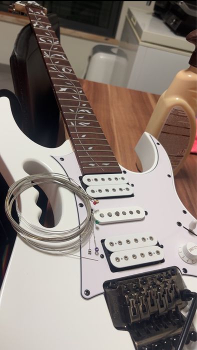 Ibanez JemJr-wh steve vai signature