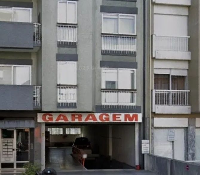 Lugar garagem para Mota