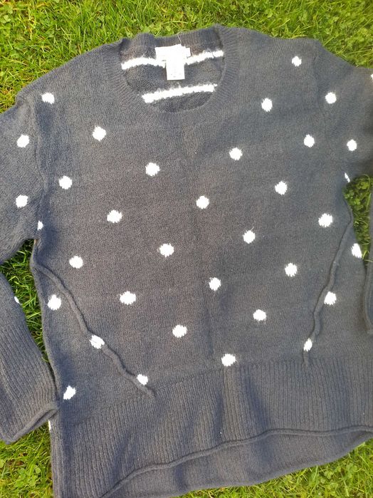 H&M. Granatowy sweter w białe kropki. Roz L