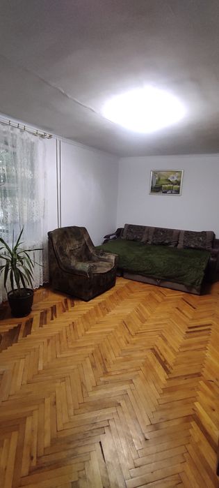 Терміново здається 1 км квартира р-н Майдану, вільна, ключі!
