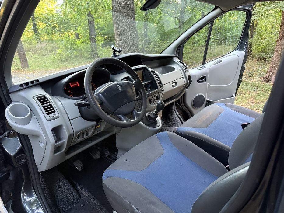 Продам Renault Trafic 2.0 D 2011