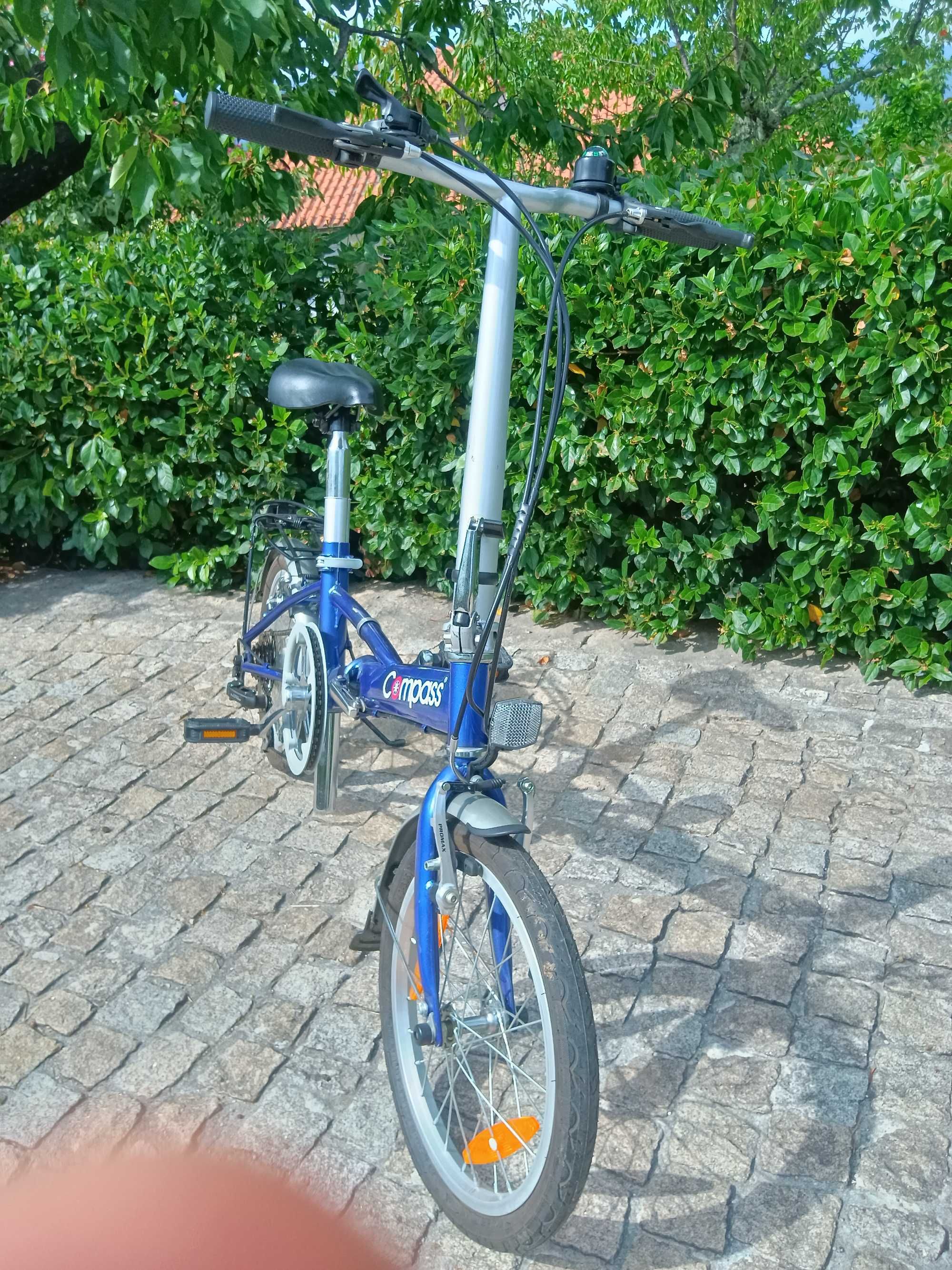 Bicicleta Compass dobrável
