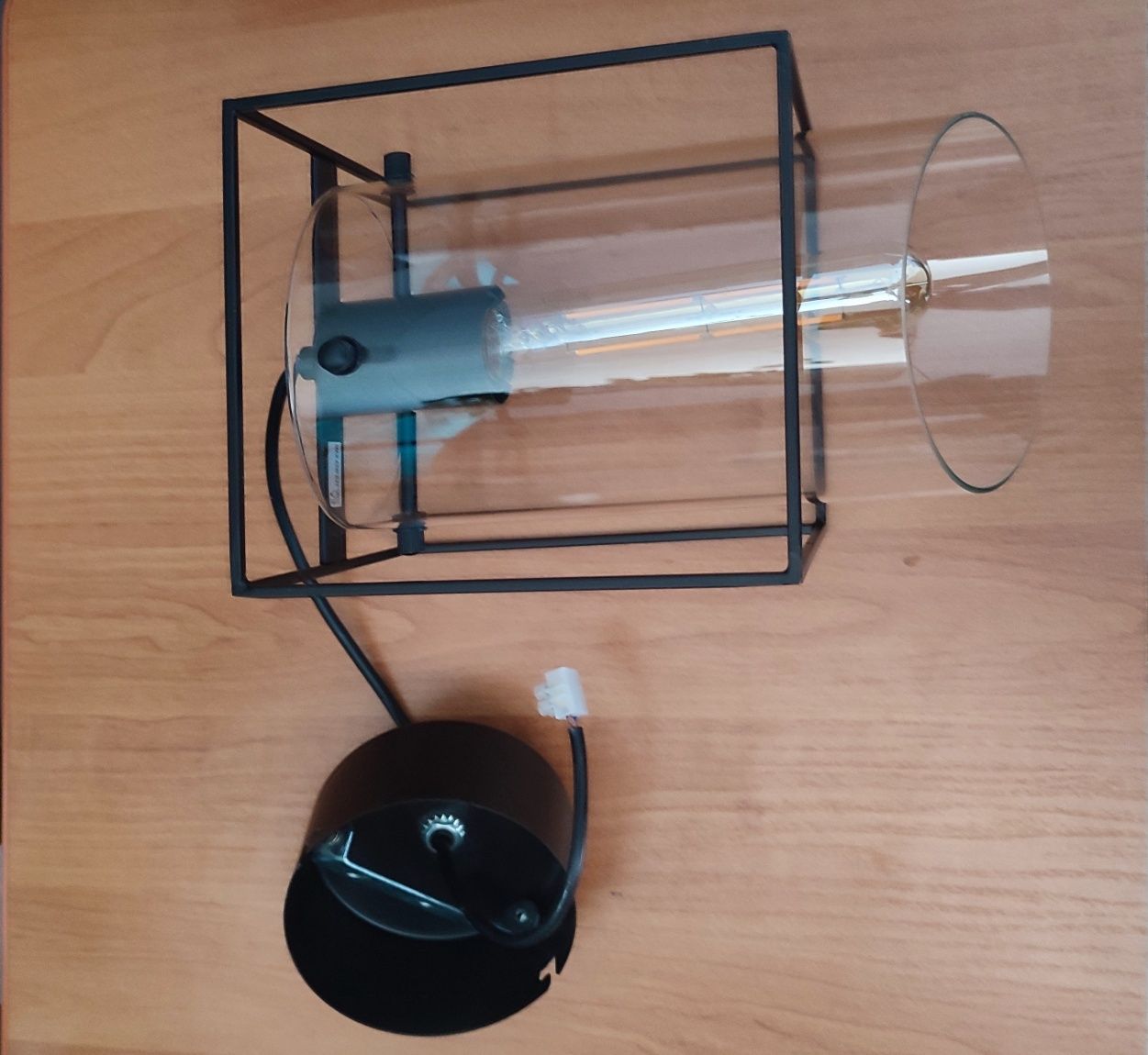 Nowoczesna industrialna lampa wisząca