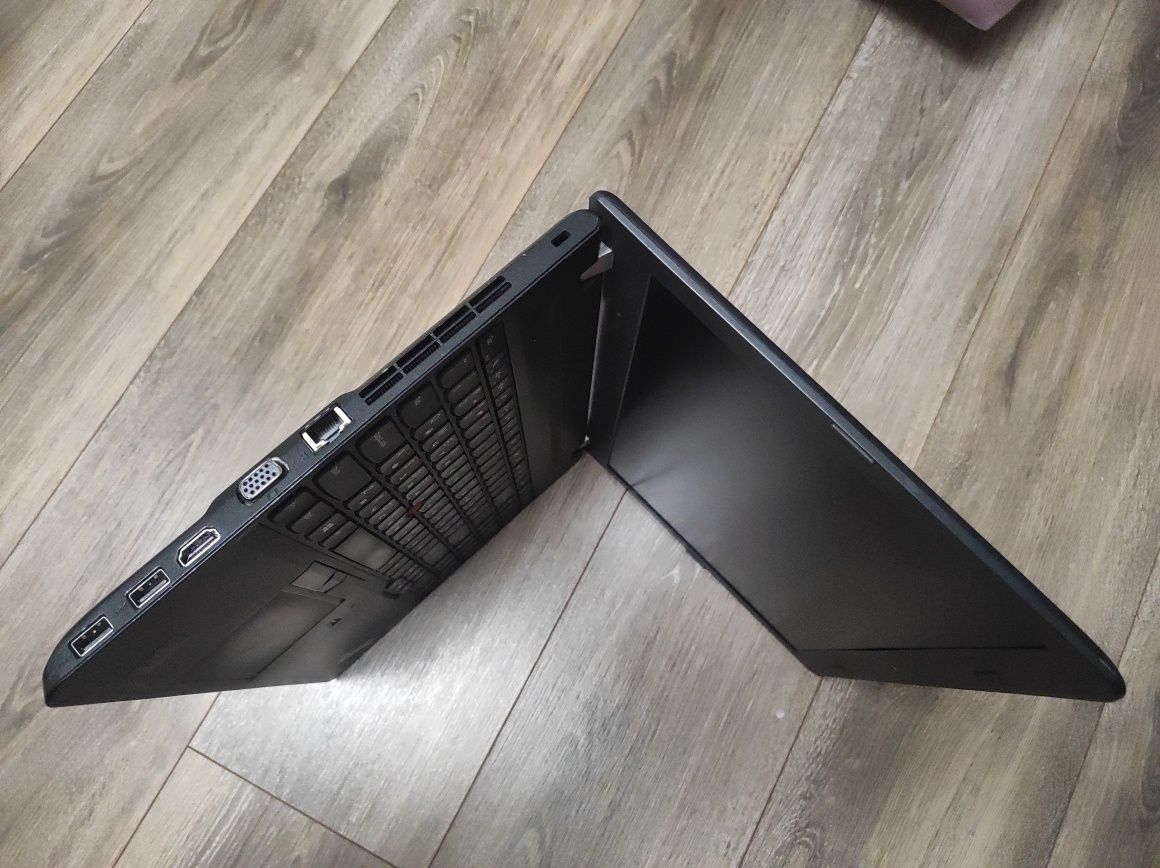 Ноутбук Lenovo ThinkPad E550, i3-4005U, 8GB, SSD 128GB