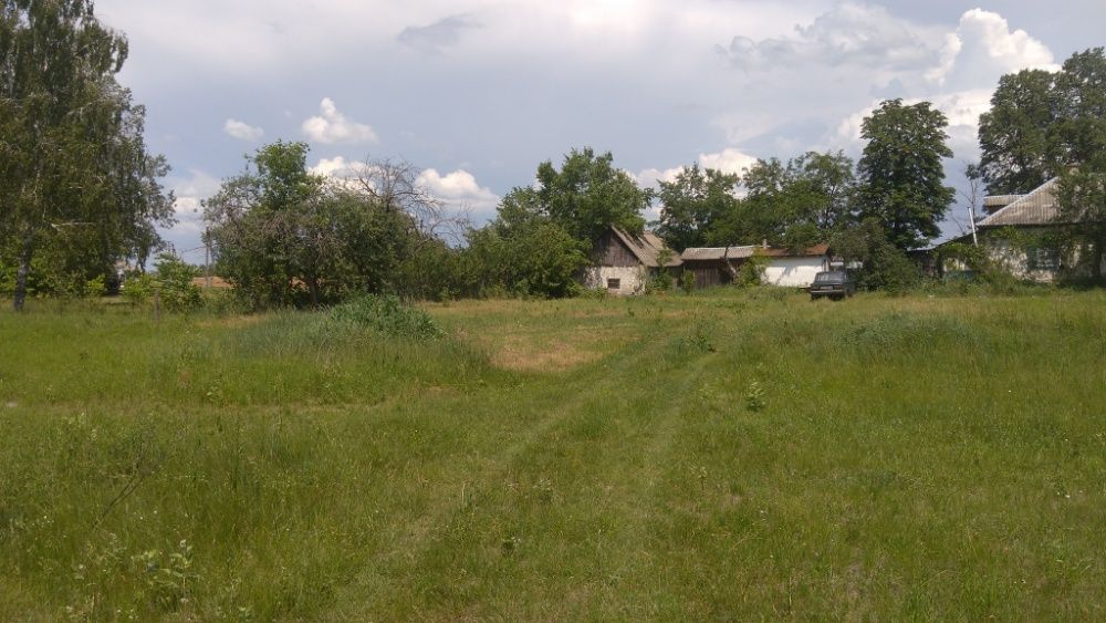 Продам будинок в центрі села Жукин, 35 км від Києва