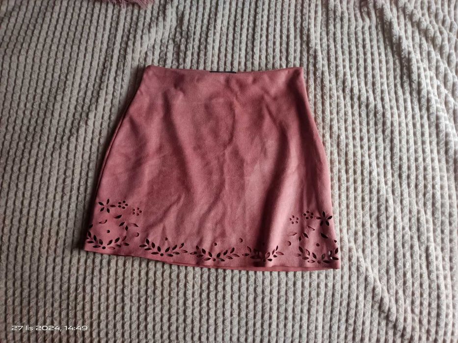 Spódniczka zamszowa zgaszony brudny róż rozm 36 S Primark ażurowy dół