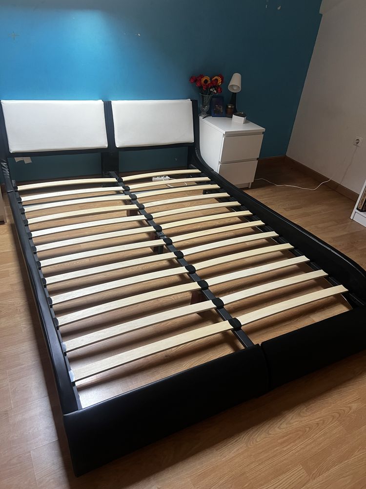 Cama de casal seminova