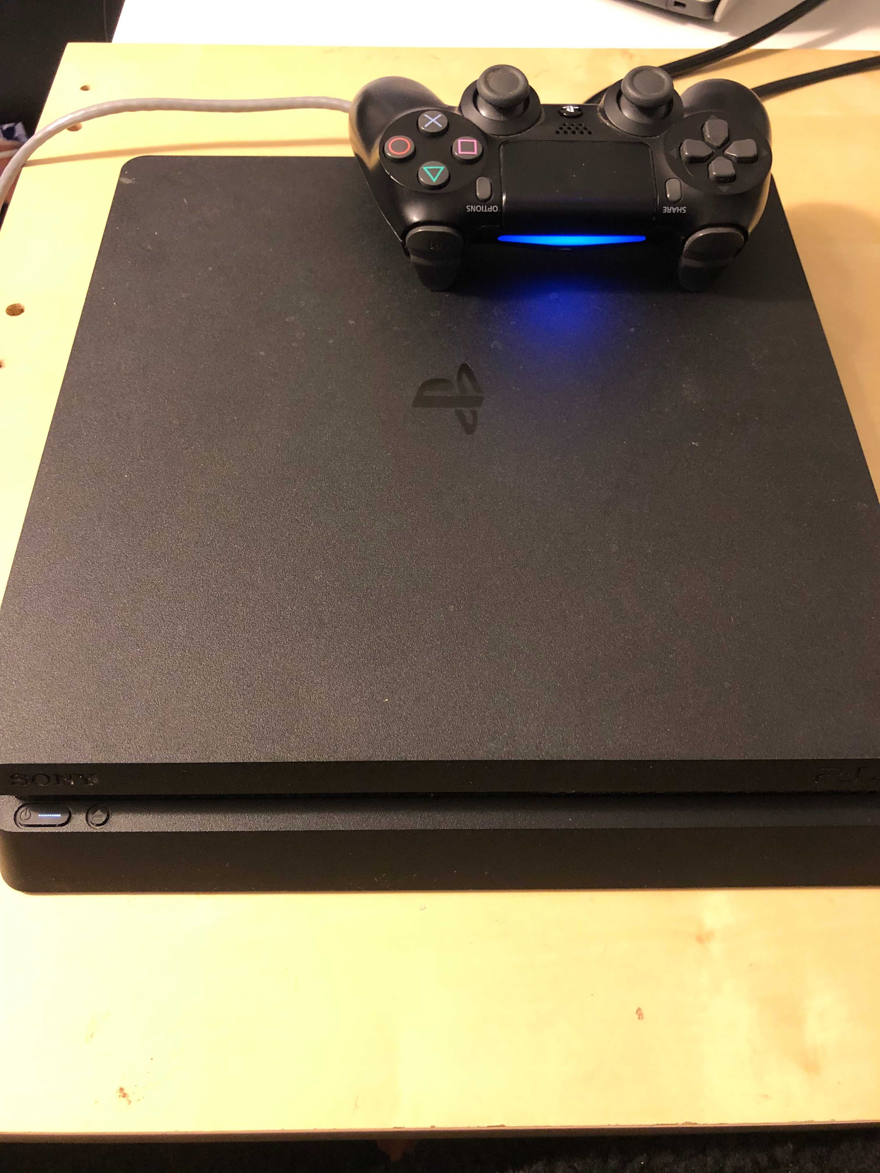 PS4 SLIM 1TB de Memória