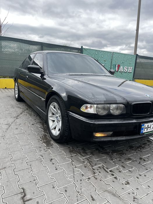 Продам бумера Е38 740D