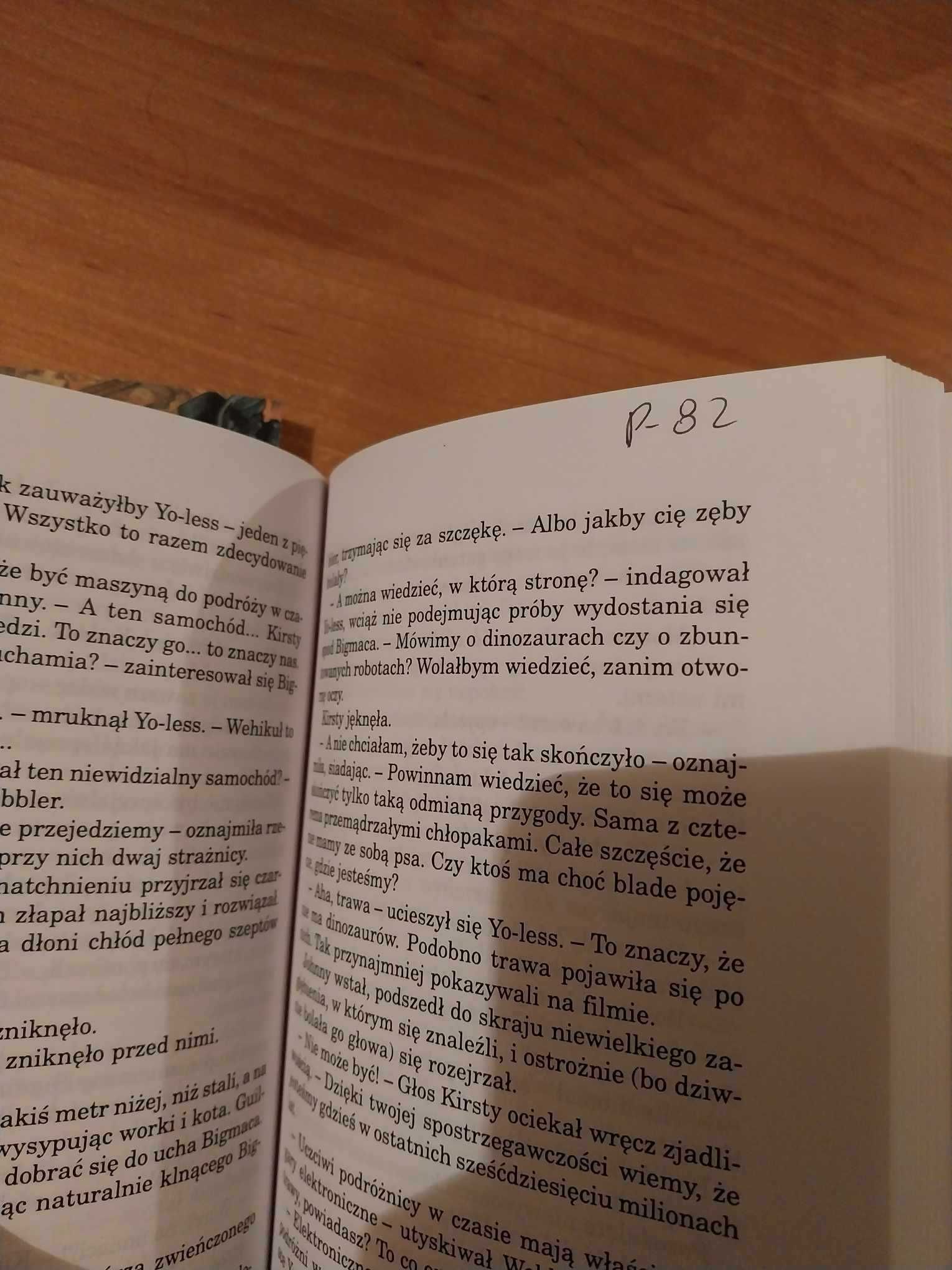 Tylko ty możesz uratować ludzkość + Ciemna strona... - Pratchett opis