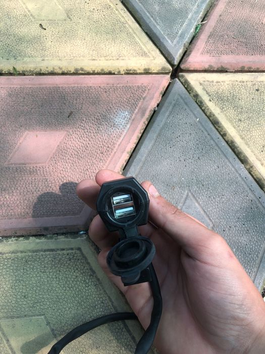 Usb зарядне на мото