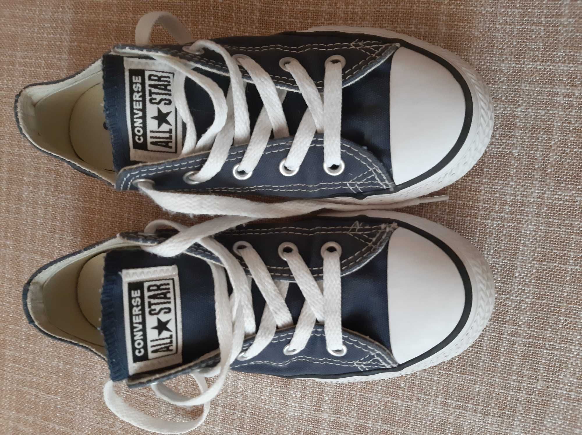 Tenisówki converse rozm. 33 długość wkładki 20 cm.