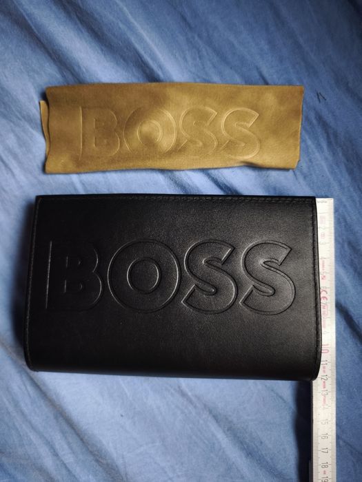 Hugo Boss etui do okularów
