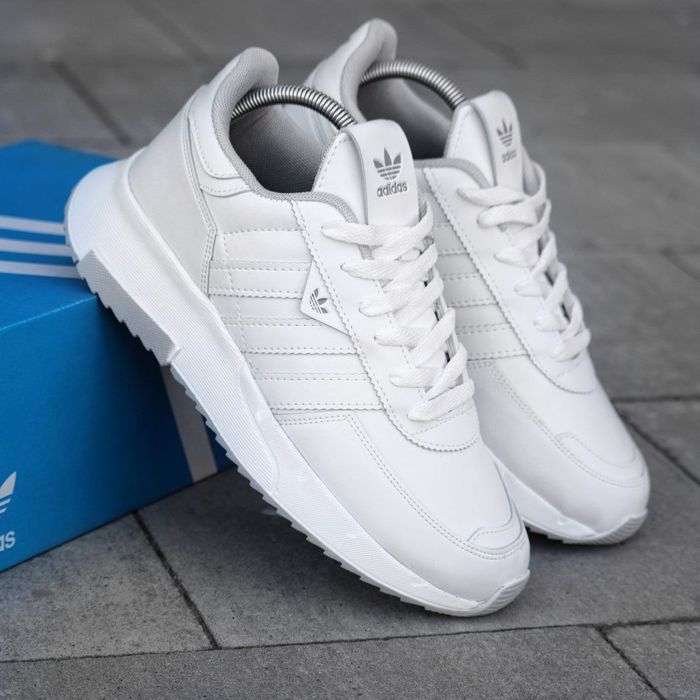Кросівки Nike
• Розміри: 40(25,5 см), 41(26 см), 42(26,5 см), 43(27,5
