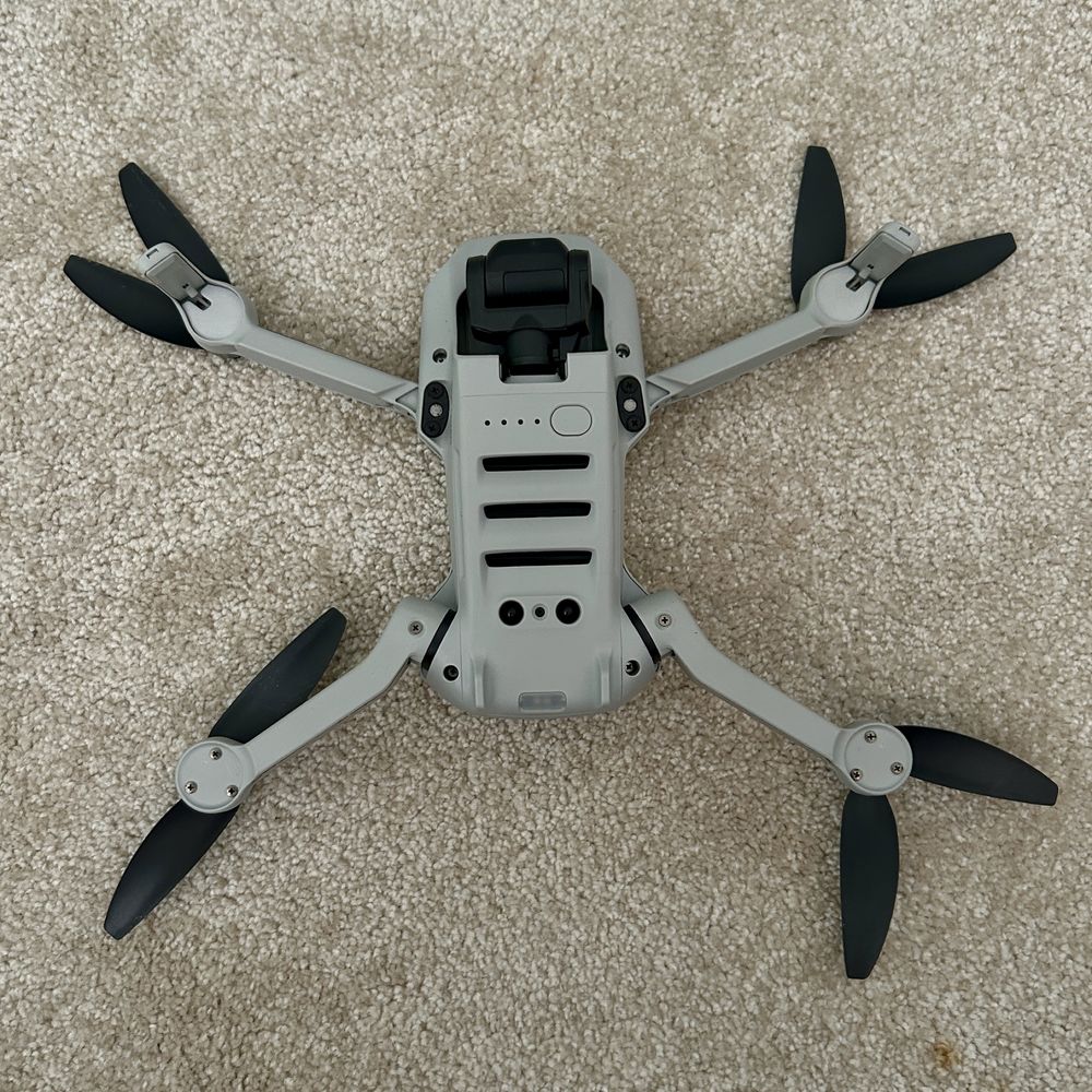 DJI mini Combo, dron bardzo malo uzywany (2,5h) + dodatki
