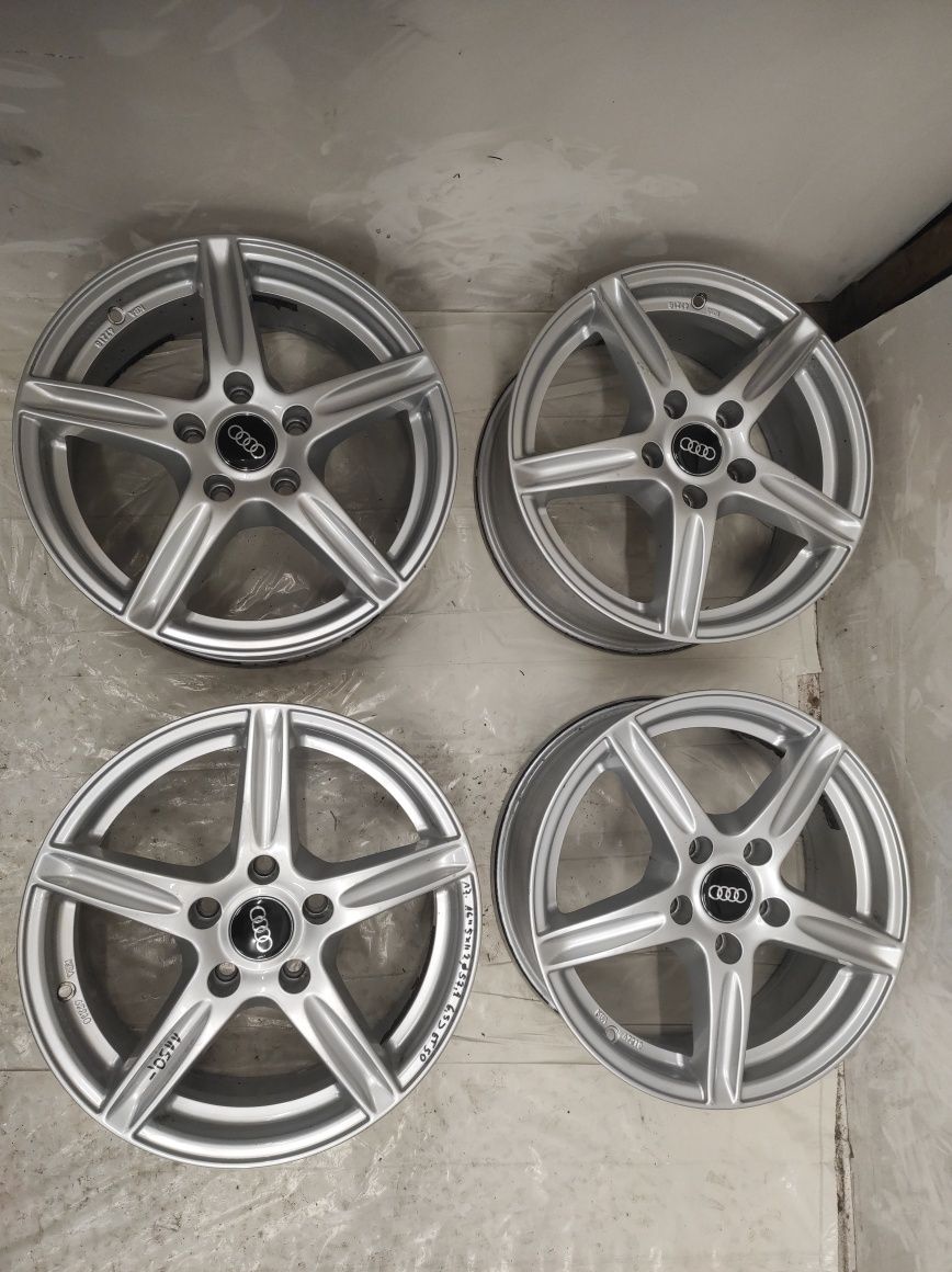 17. Felgi aluminiowe AUDI R 16 5x112 otwór 57,1 Bardzo Ładne