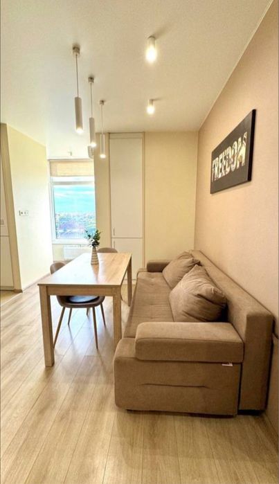 Стіл, два стільці, Висота стола 75 см; довжина 1м. 20 см;ширина 68 см.