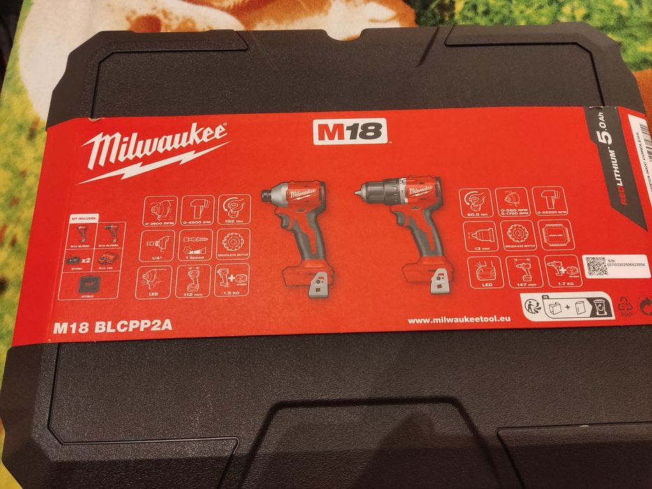 Milwaukee M 18 zestaw z bateriami 2x 5Ah rezerwacja do niedzieli 14