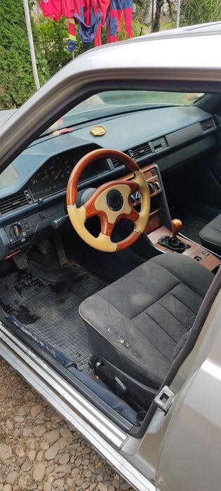Мерседес 124 1989