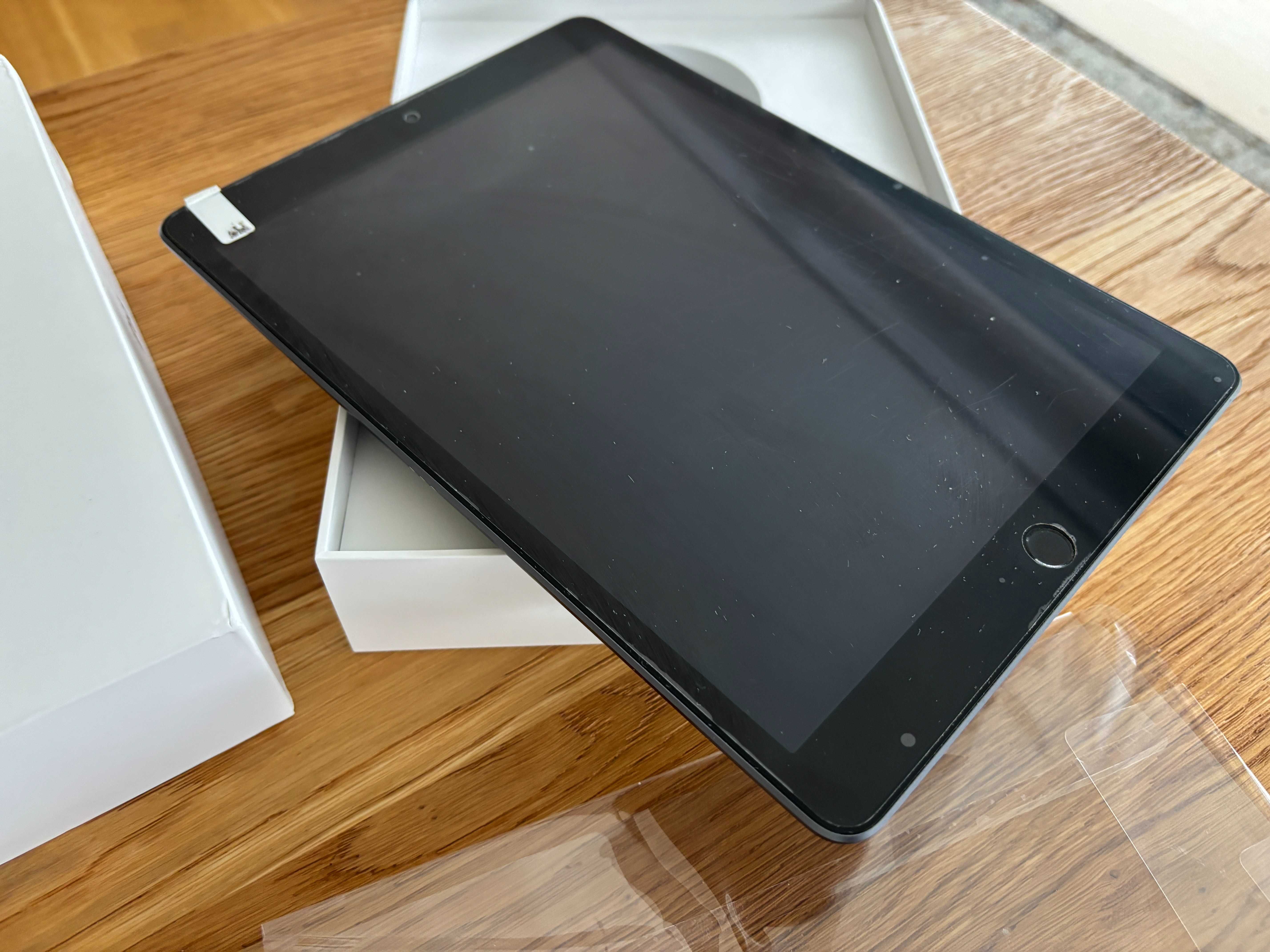 iPad 7 Wi-Fi (A2197) – Stan bardzo dobry, pełny zestaw bez ładowarki